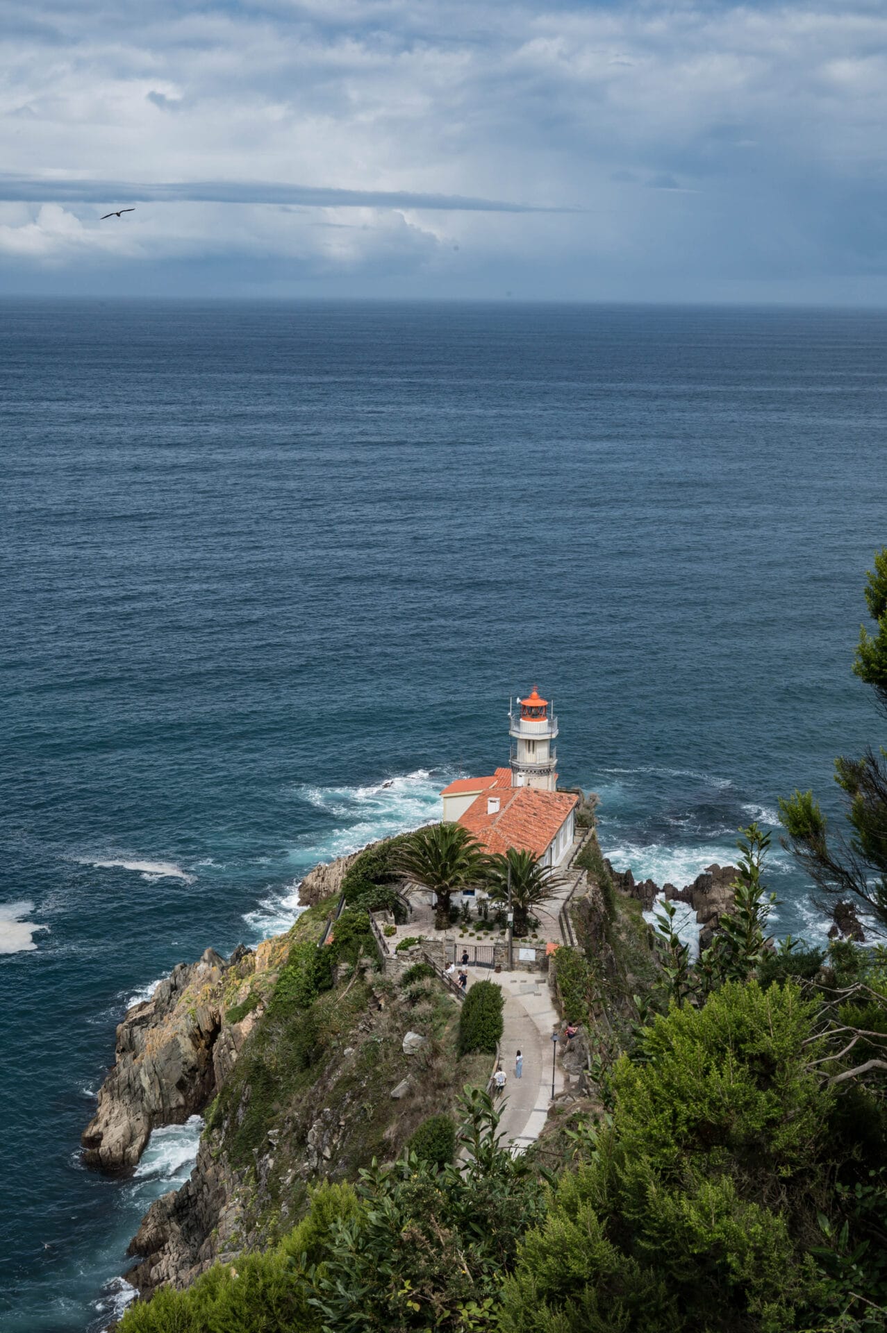 Bâtiement près de la mer