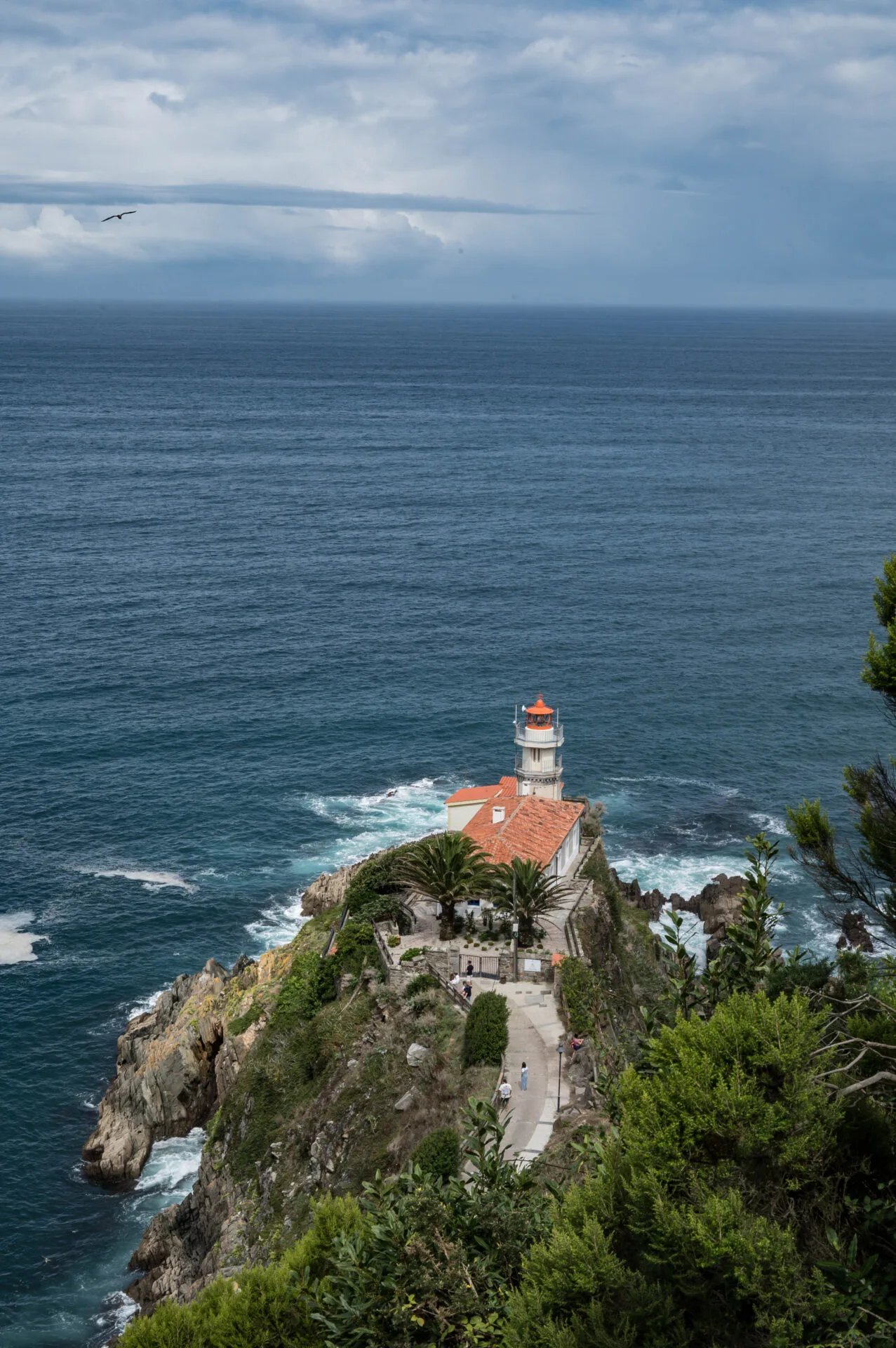 Bâtiement près de la mer